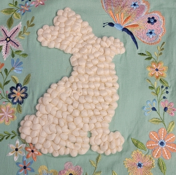 Tabitha Webb Bunny Knotted Embroidered FloralTable Runner 16" x 72" pom pom trim - Picture 6 of 7